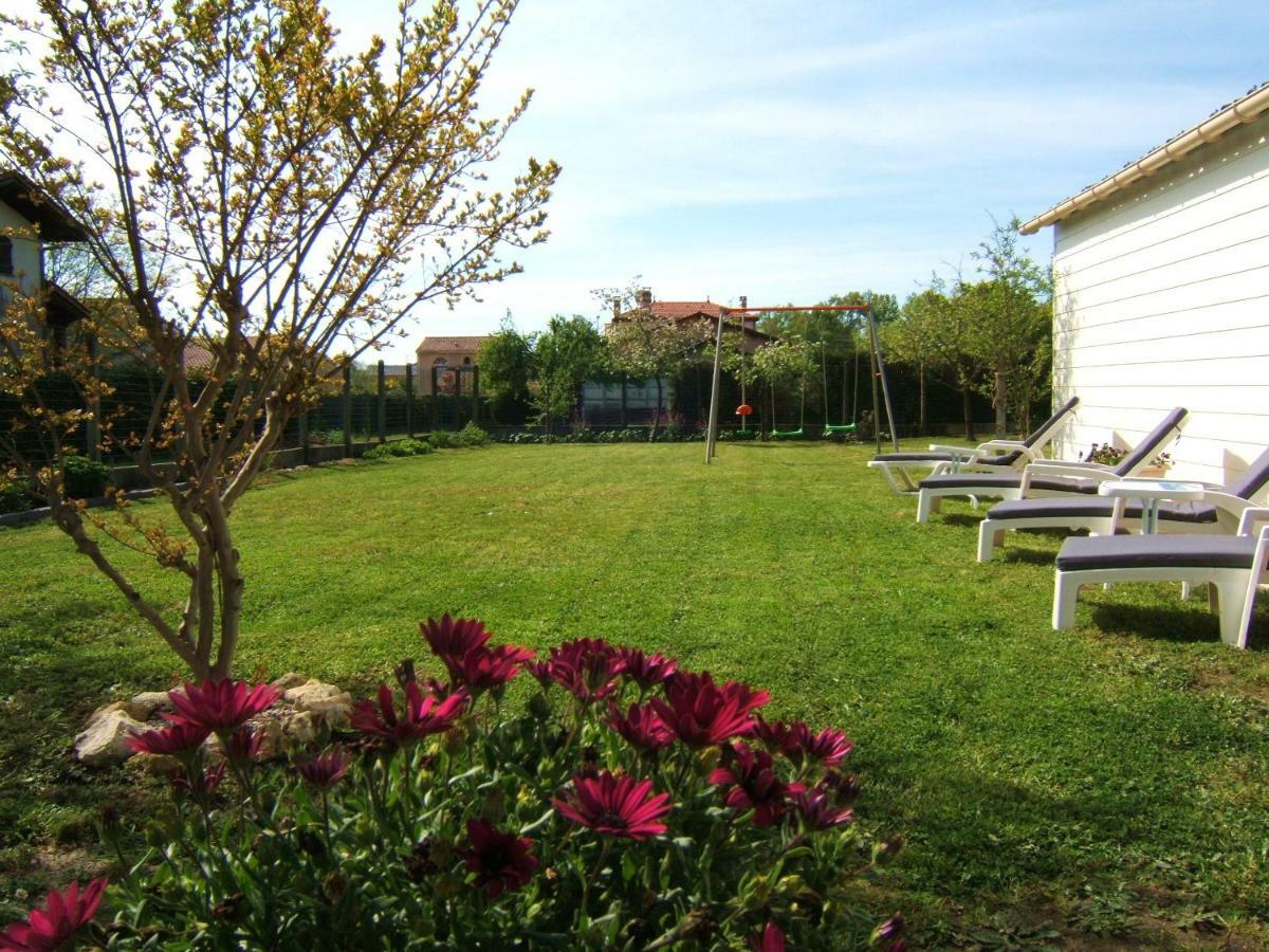 Gîte L'Hirondelle Castelnau-de-Médoc Exterior foto